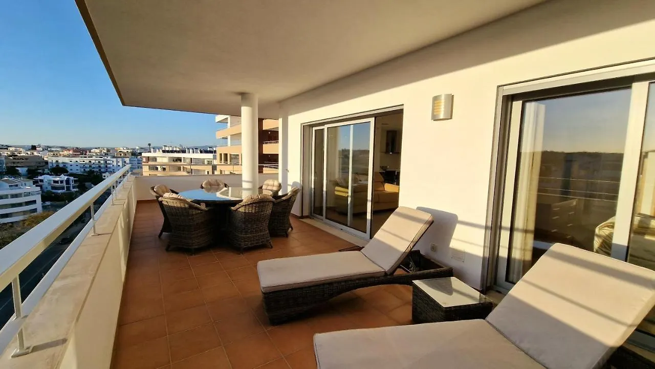 Deluxe 2 Bedroom Apartment With Bbq Lagos
