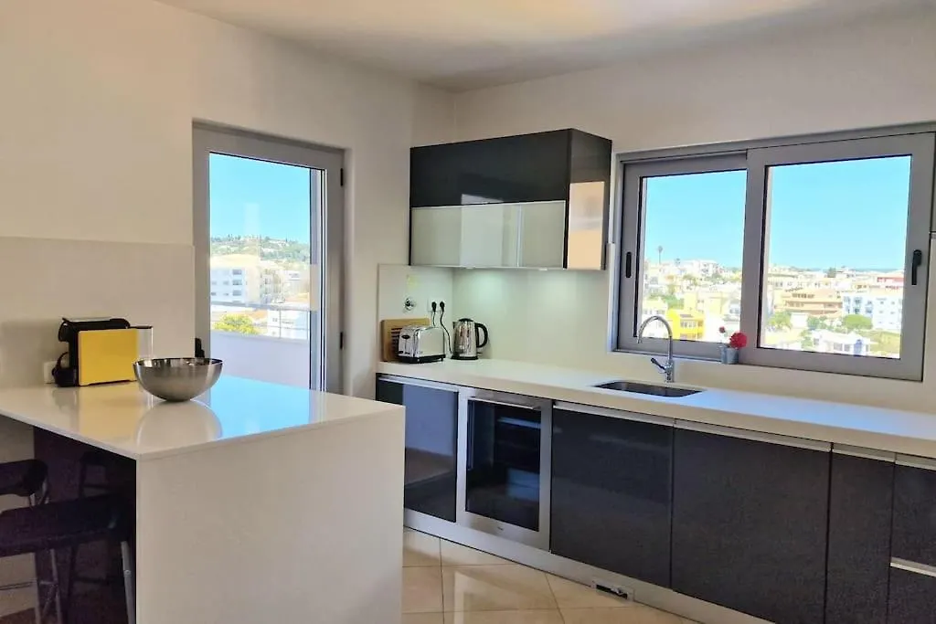 Deluxe 2 Bedroom Apartment With Bbq Lagos 0*,