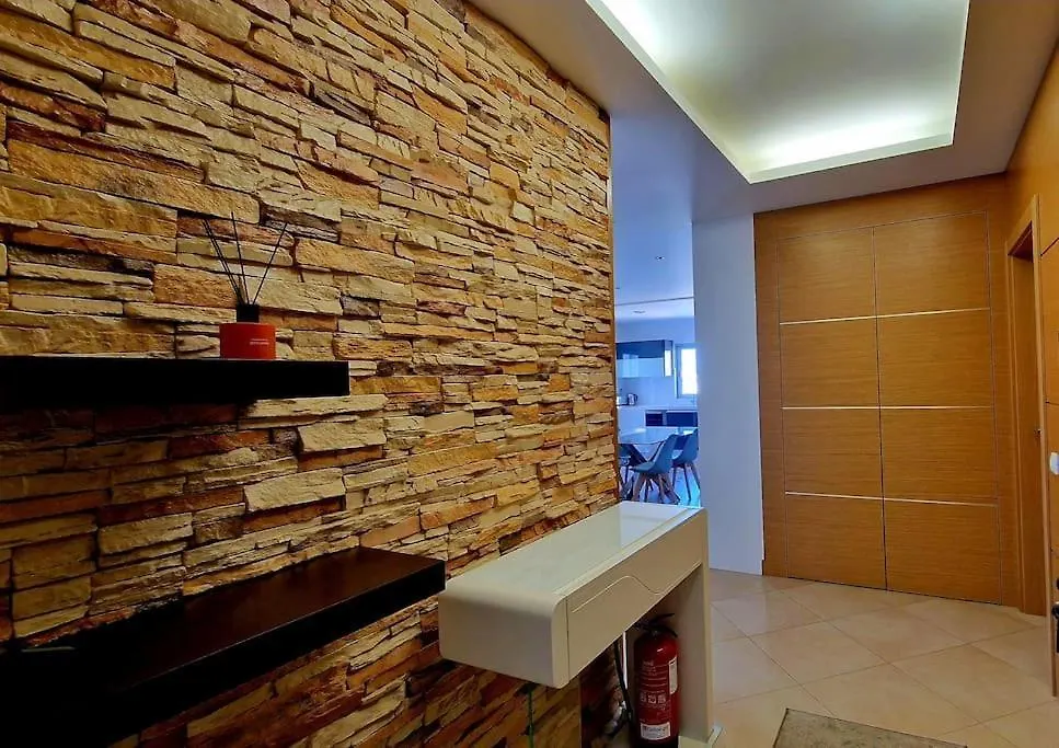 Deluxe 2 Bedroom Apartment With Bbq Lagos