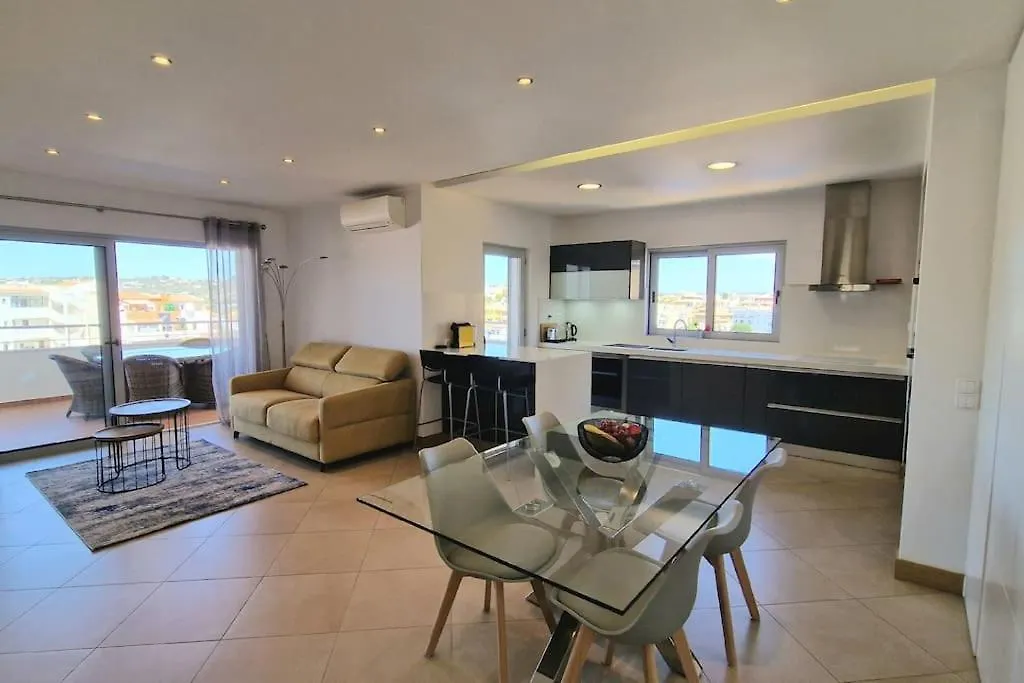 Deluxe 2 Bedroom Apartment With Bbq Lagos