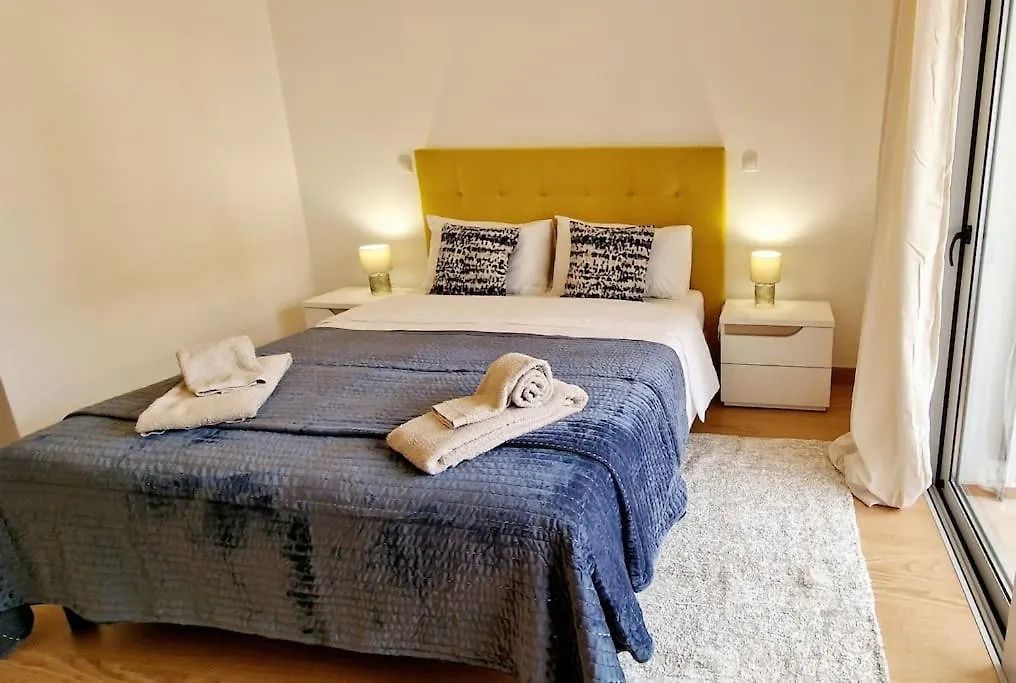 Deluxe 2 Bedroom Apartment With Bbq Lagos 0*,